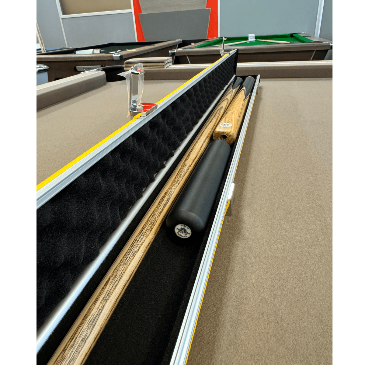 Peradon King 3/4 Cue (Heavy 18.5 to 21oz) and Halo Case Package
