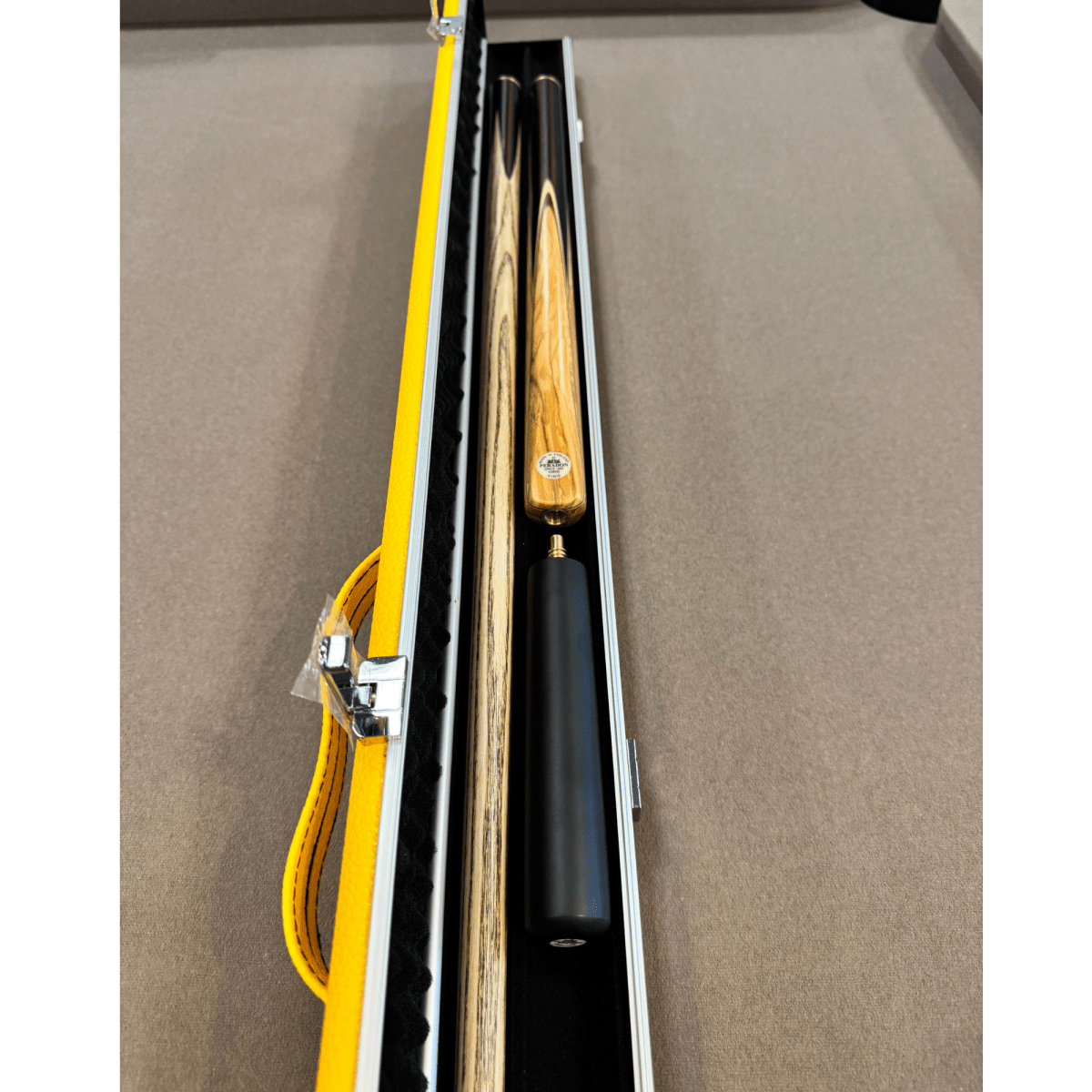 Peradon King 3/4 Cue (Heavy 18.5 to 21oz) and Halo Case Package