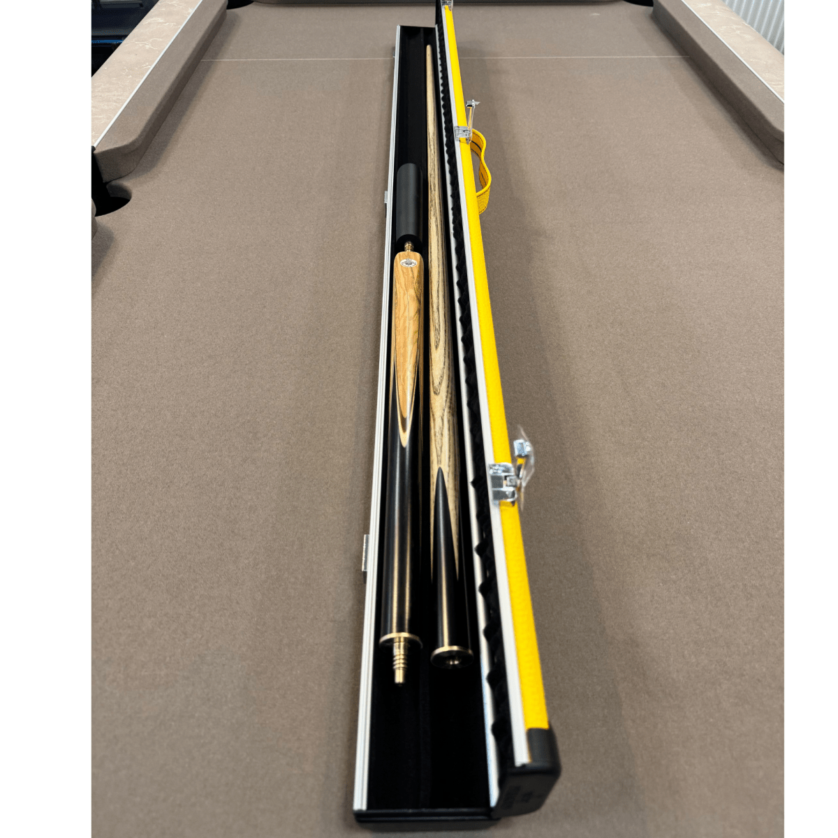 Peradon King 3/4 Cue (Heavy 18.5 to 21oz) and Halo Case Package