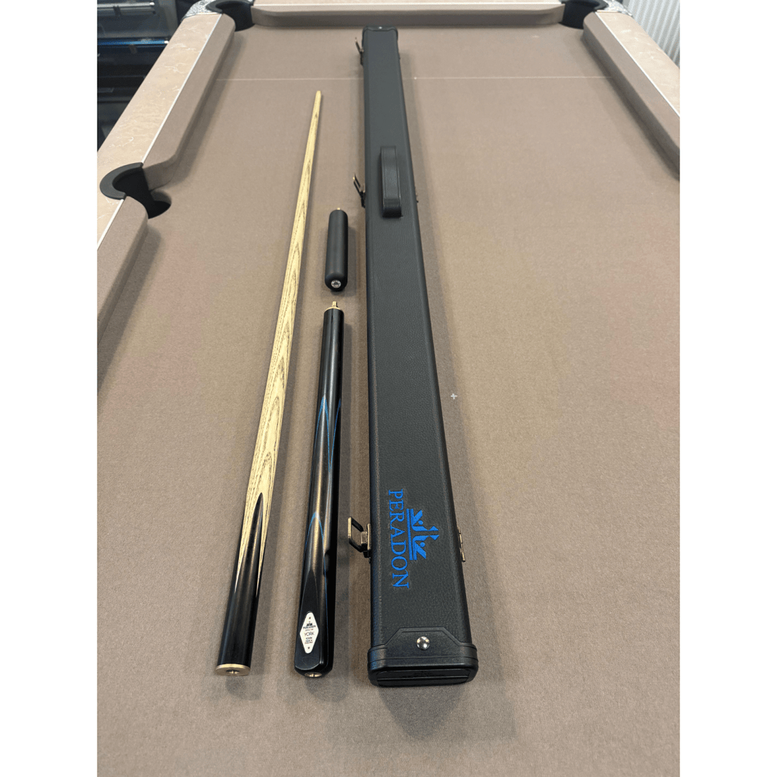 Peradon York 3/4 Cue (Heavy 18.5 to 21oz) and Clubman Case Package